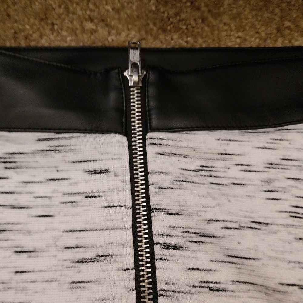 Plus size Women's Xl skirt.  Like new